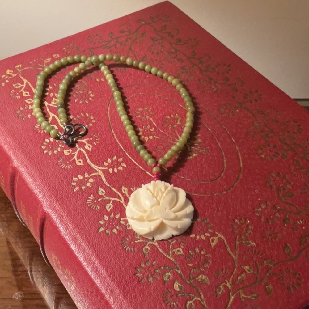 Vintage Green Jade and Carved Bone FlowerBeaded Necklace